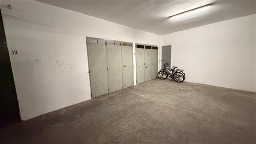 Zona Semi-Centrale, Appartamento di 4 Vani Oltre Accessori, Vano Deposito e Box Auto.